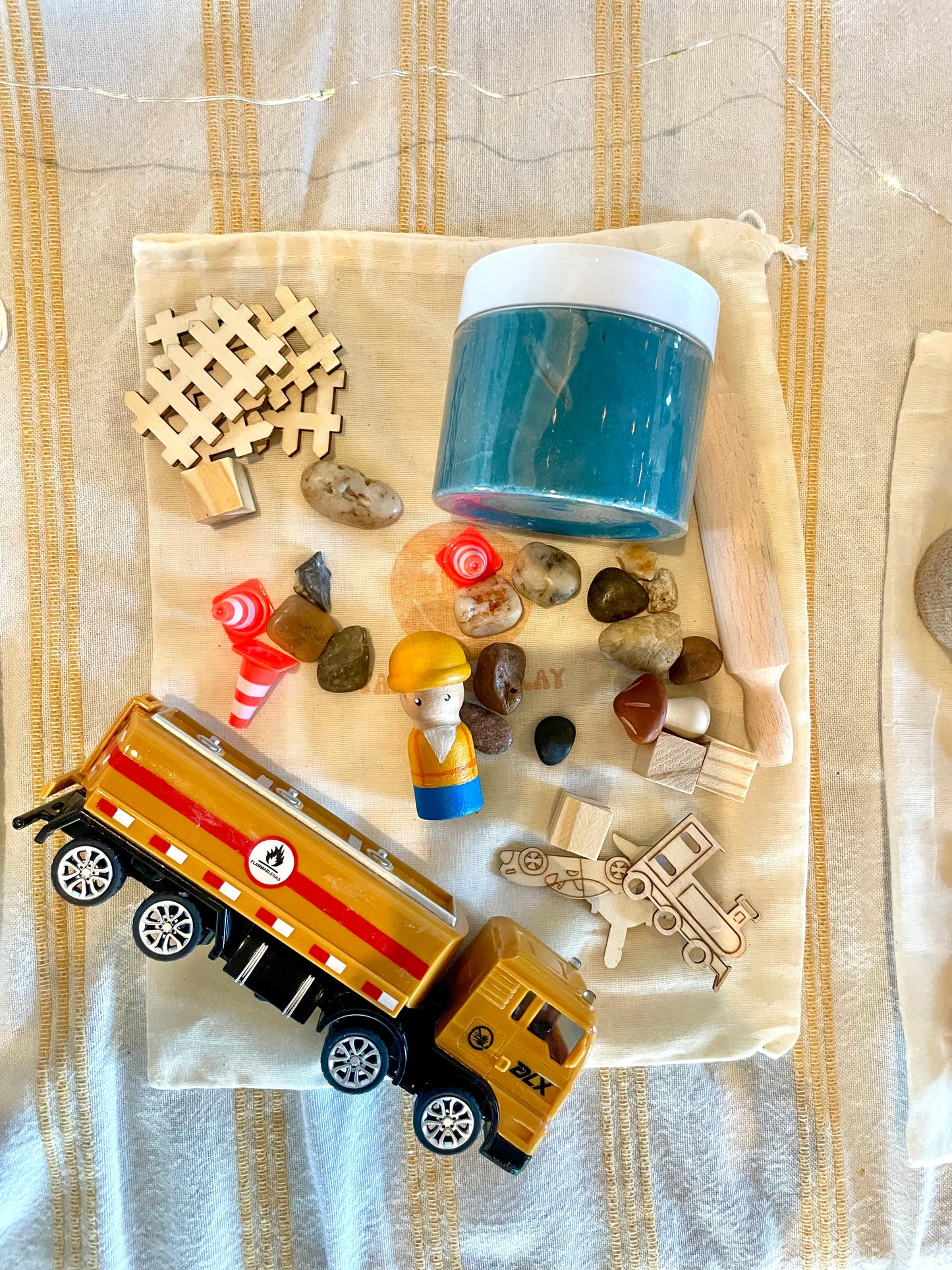 Busy Bag- Construction