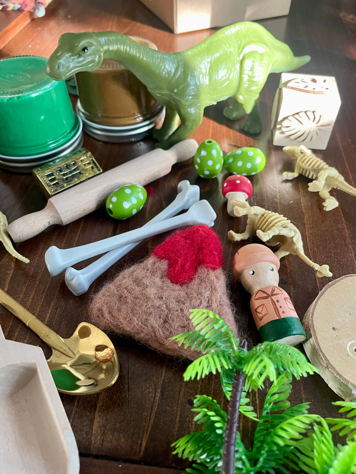 Play Dough Kit- Dinosaur Dig